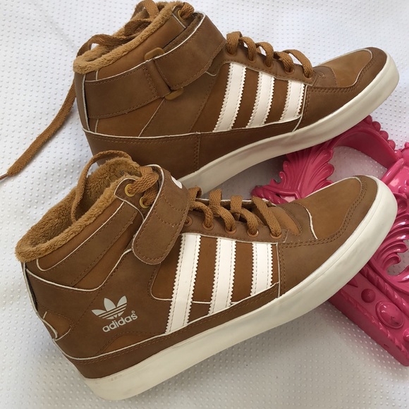 adidas Shoes - Adidas Forum Up W in Cream